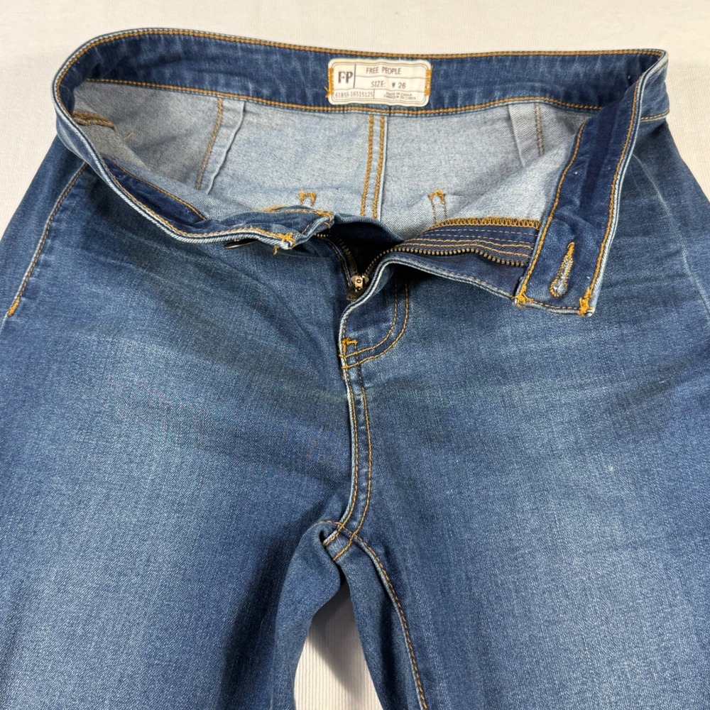 Free People Just Float On High Rise Flare Jeans Size 26 Medium Wash Boho 70s‎